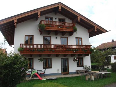 Stilvolle, hochwertige und ruhige 2-Zimmer-DG-Wohnung in Rimsting, Pinswang