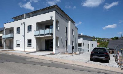 Letzte energiesparsame Neubauwohnung mit Aufzug, Balkon, Fußbodenheizung, Terrasse, elektr. Rolllä.
