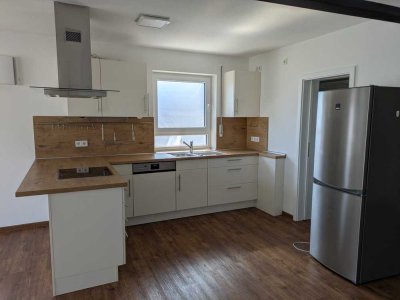 Sehr gepflegte 4-Zimmer-Wohnung mit Balkon und Einbauküche in Schrobenhausen
