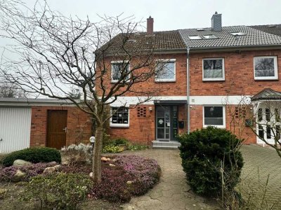 5-Zi.-Reihenendhaus mit schönem Garten und fünf Garagen in Lübeck-St. Lorenz-Nord (Musikerviertel)