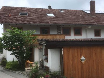 2,5-Zimmer-Wohnung mit Balkon in Aßling/Niclasreuth