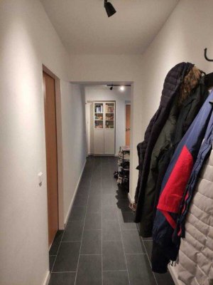 Neuwertige 3-Raum-Wohnung mit Einbauküche in Siegburg