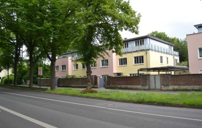 Luxuriöse und sehr gemütliche 4-Zimmer-Maisonette-Wohnung (EG und UG) in Top-Lage!