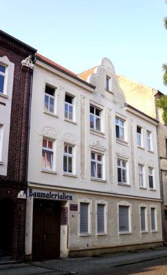 Geräumige 3-Zimmer-Altbauwohnung in direkter Nähe vom Rathaus