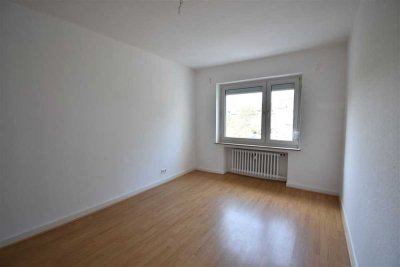 Mit Balkon! Ideal geschnittene 2-Zimmer-Wohnung in Eller