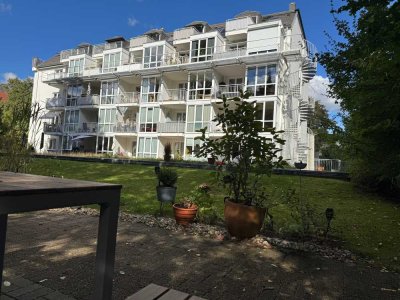 Provisionsfrei! Stilvoll, vollmöbliert – 2,5-Zi.-Eigentumswohnung mit Balkon, TG, Aufzug