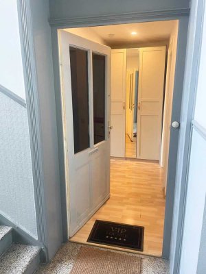 Charmante, vollmöblierte 2-Zimmer-Wohnung mit Balkon zum ruhigen Hinterhof