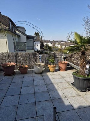 Helle 4-Zimmer Terrassenwohnung mit Einbauküche
