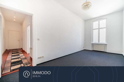 ⭐ Wohnen am Lützowufer! – Teilrenovierte 2-Zi-Altbau-Whg mit Lift zwischen KaDeWe & Potsdamer Pl