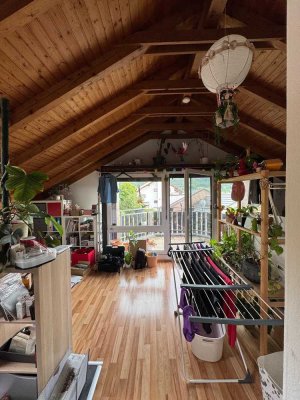 Modernisierte Wohnung mit zwei Zimmern und Balkon in Reutlingen
