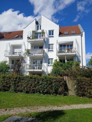 Exklusive 1-Raum-Wohnung mit Balkon und EBK in Königsbrunn