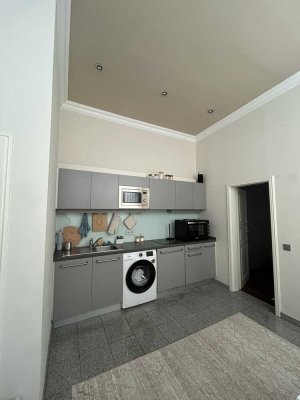 Möblierte 1-Zimmer-Altbauwohnung in zentraler Lage