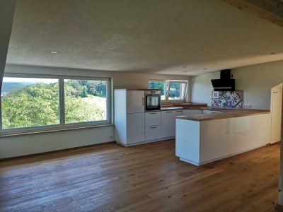 2-Raum-Dachgeschosswohnung mit Einbauküche in Lörrach