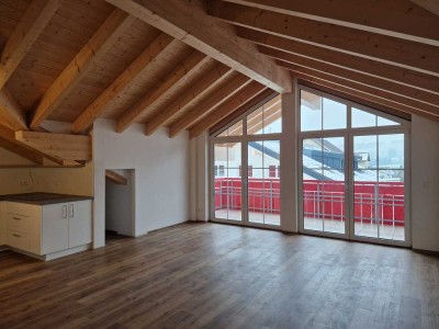3-Zimmer-Neubau-Dachgeschosswohnung mit großem Westbalkon