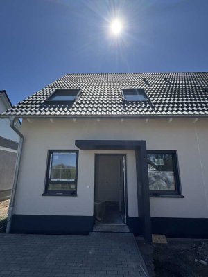 Neubau‑DHH (KfW‑40) zur Miete in Bad Dürrenberg – Erstbezug mit hochwertiger Ausstattung