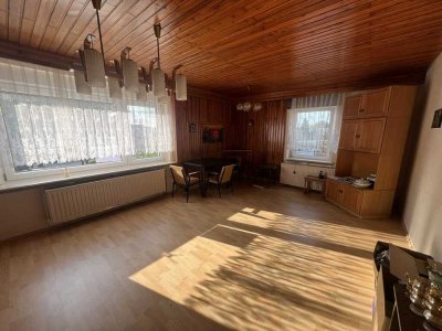 VB - Einfamilienhaus mit Einliegerwohnung und Garten in Wanzleben