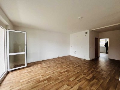 Loft-Stil - 2 Zimmer, Bad & Balkon