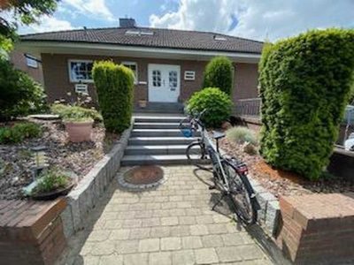 Einfamilienhaus  in Rellingen - Winkelbungalow mit ausgebautem Dachgeschoss
