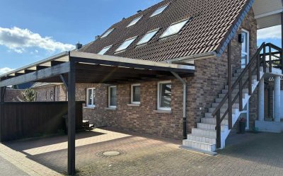 Schöne 5-Zimmer-DG-Wohnung in Mehrhoog mit Balkon und Carport mit 2 Stellplätzen. Glasfaseranschluss