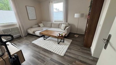 Komplett sanierte 2-Zimmer-Wohnung mit neuem Bad im 1. OG