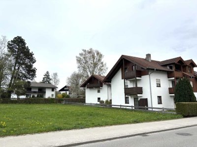 Charmante 2 Zimmer EG Wohnung mit Gartenanteil und Terrasse in Süd / West Lage.