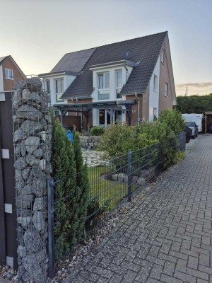 Hochwertige Doppelhaushälfte (133 m², 5 Zimmer) mit Garten zentral Neu Wulmstorf