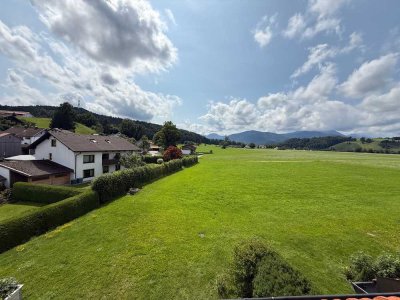 Sonnige 3-Zimmer-DG-Wohnung mit Bergblick in Siegsdorf