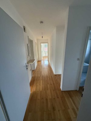 Ansprechende 4-Zimmer-Wohnung 1 OG in Hegnenbach