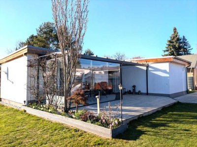Einzigartiges Grundstück mit zwei Bungalows und traumhaftem Gartenparadies