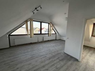 sanierte Wohnung mit Einbauküche  und großem Balkon