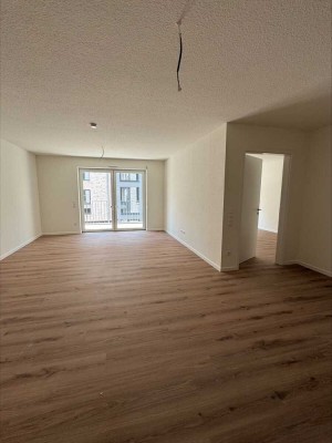 Großzügige 2-Zimmer Wohnung im Obergeschoss !