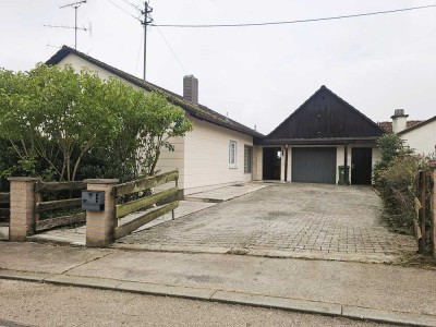 Schönes Einfamilienhaus im großem  Garten