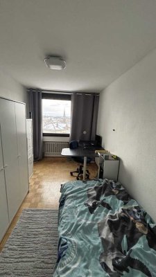 Helle und großzügige 3-Zimmer-Wohnung mit Balkon und traumhaftem Ausblick im Zentrum von Neu-Ulm