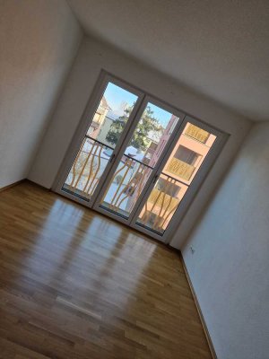 955 € - 70 m² - 2.0 Zi.