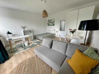 Sonnige 1 Zi-Whg., Süd-West-Balkon, zentral, ruhige Lage. Nahe FU Berlin, möbliert