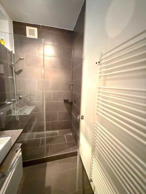 3 Zimmer Altbau WHG * Kaminanschluss * 74qm * Balkon * Küche * Bad * Gäste-WC