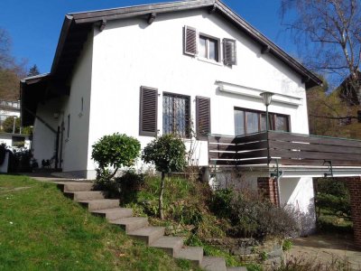 Schönes Einfamilienhaus in Höhenlage von Bad Honnef mit Traumblick zu verkaufen!
