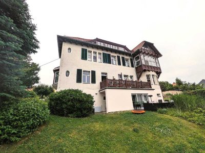 Herrliche Eigentumswohnung mit Weitblick – Stilvoll wohnen im denkmalgeschützten Altbau