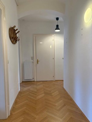 Helle 2-Zimmer Altbauwohnung mit Balkon in Graz nähe TU und Augarten