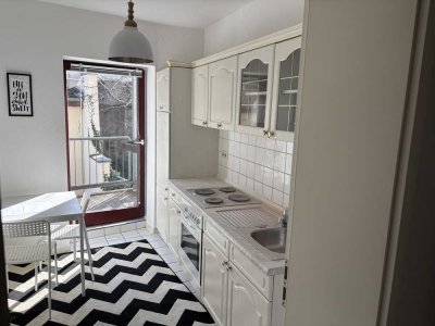 ⚓ Top 1-Zimmer-Apartment (35m²): Möbliert, EBK & Balkon in Wismars Altstadt!