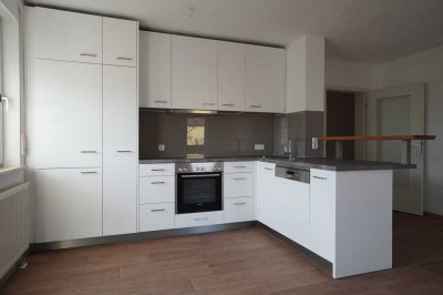 GELEGENHEIT - Weiden OST - modernisierte 2-Zimmer-Whg. mit Balkon, zentrumsnah.