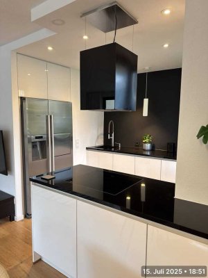 Möbilierte 2-Zi-Wohnung mit luxuriöser Innenausstattung, mit 2 Balkone in München Maxvorstadt