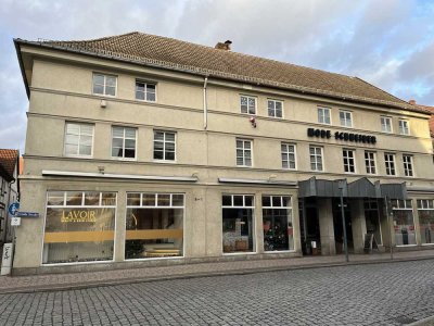 sanierte 3 Zimmer Wohnung im Zentrum mit neuer Einbauküche