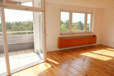 Charmante 5-Zimmer-Whg mit Panoramablick, zwei Balkonen & Tiefgarage - Zweitbezug nach Kernsanierung