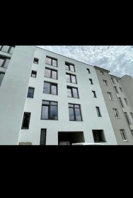 2021 frisch saniert / KfW-70: hochwertige 2-Zimmer Wohnung WE-Nr. 4 inkl. PKW Stellplatz