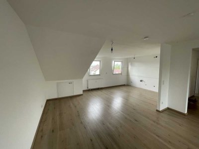 Attraktive und vollständig renovierte 2-Raum-DG-Wohnung in Unna