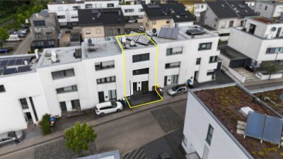 Modernes, großzügiges und helles RMH mit hochwertiger EBK in ruhiger und verkehrsgünstiger Lage