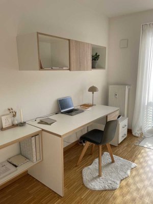 Helle 1-Zimmer Wohnung (möbliert) im 4. OG mit Balkon in Mainz-Neustadt