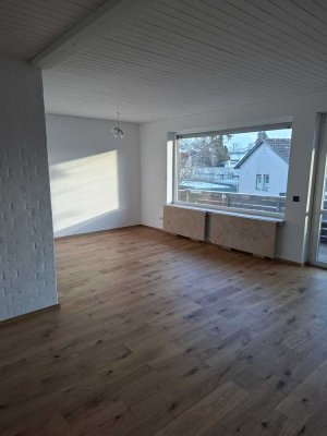 Neu renovierte 4-Zimmer-Wohnung mit 2 Balkone in Weilheim i.OB .