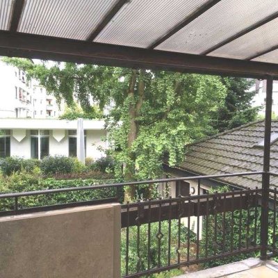 Außergewöhnliches Wohnambiente - helle, freundliche Zimmer mit großer  Terrasse und Garage
